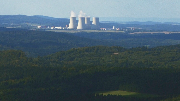 Das Kraftwerk Temelin ist weithin sichtbar