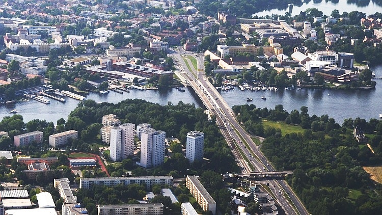 Potsdam, die Humboldtbrücke verbindet die Berliner Vorstadt mit Babelsberg